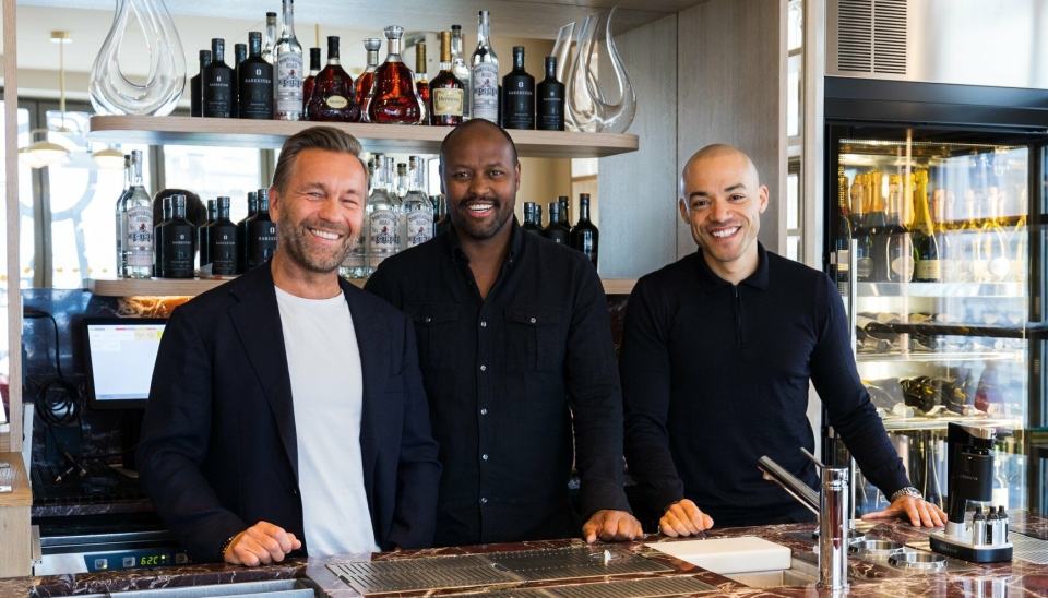 Manager og plateprodusent David Eriksen (t.v.) er medeier i Libertine på Frogner. Her sammen med byOSLO Group-eierne Jama Awaleh og Kim Søyland.