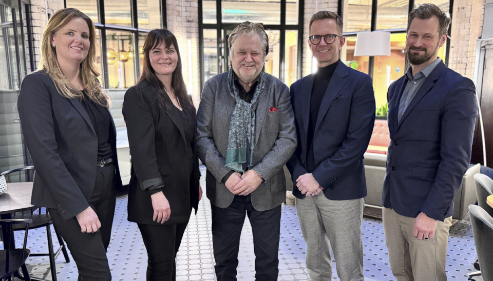 Fra venstre: Driftsleder Anja Beisland (CNH), Salgs- og markedssjef Christel Forsberg, styreleder og eier Henning Forsberg, adm.dir. Stephen Meinich-Bache (CNH) og adm. dir. Alexander «Alex» Forsberg.