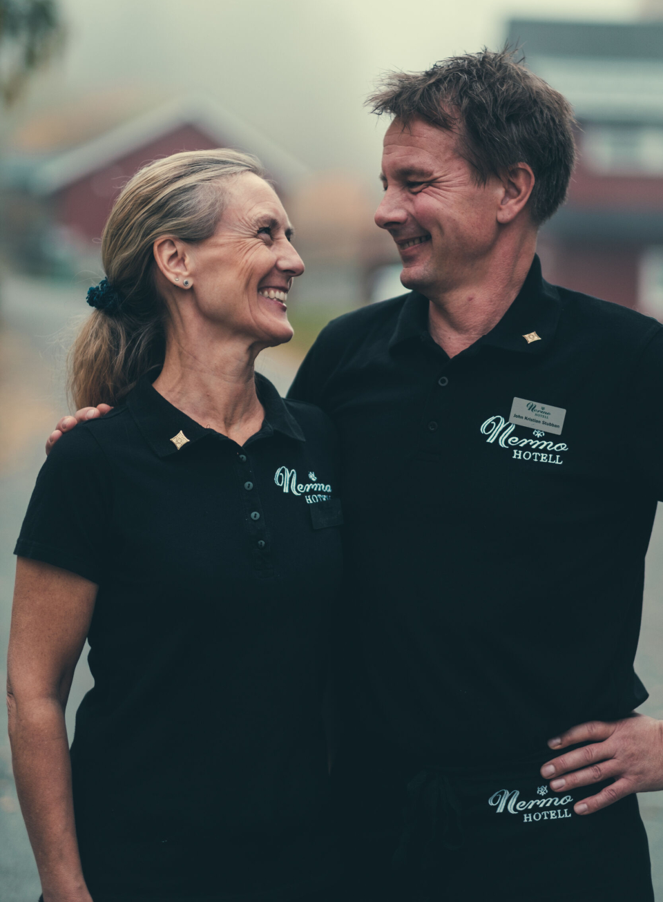 Gry Sjøthun og John Kristian Stubban håper romantikken blomstrer hos Nermo Hotell.