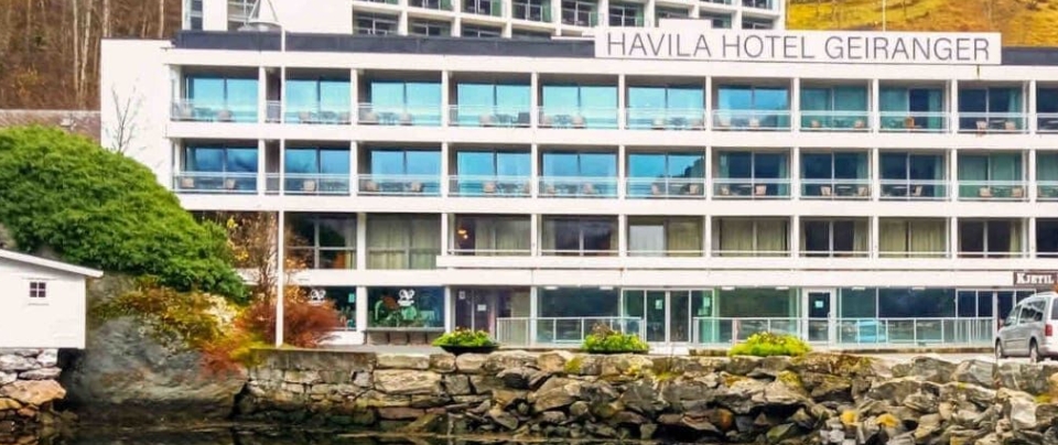 Totalrenovering av 25 rom når Havila Hotel Geiranger oppgraderes for den nye sesongen. Se illustrasjoner i bunn av artikkelen.