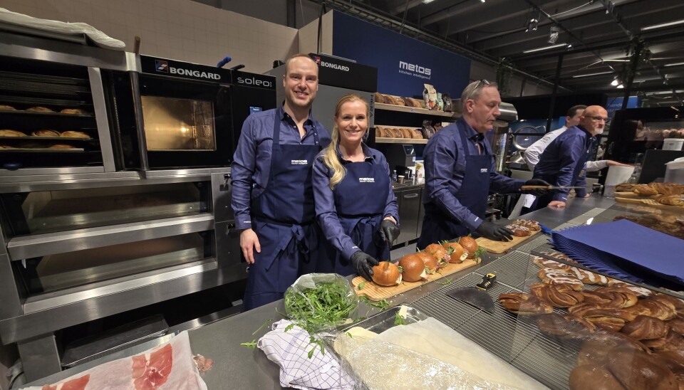 Steffen Chapman og Hege Aaslie Allworthy serverer brioche med spekeskinke og salat. Så ferskt som det kan få blitt.
