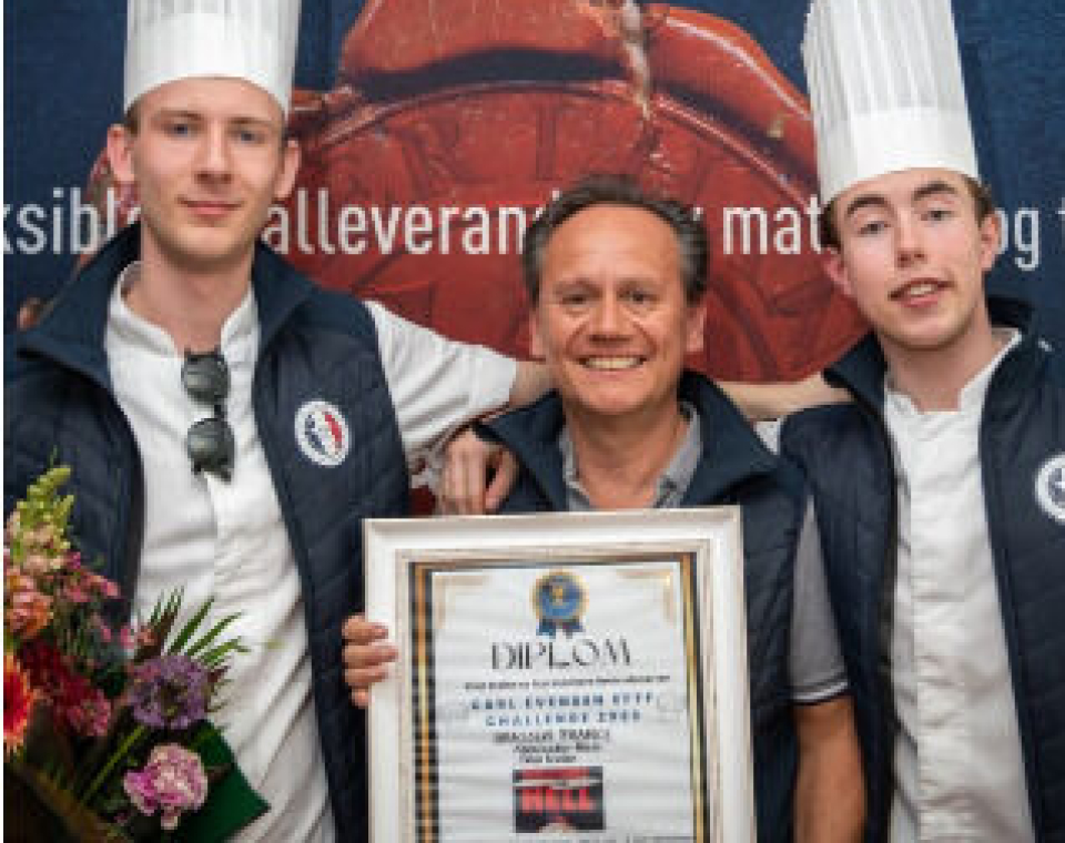 Aleksander Næss Strand jobber på Restaurant Arakataka og Felix Dalen jobber på Restaurant Vaaghals.