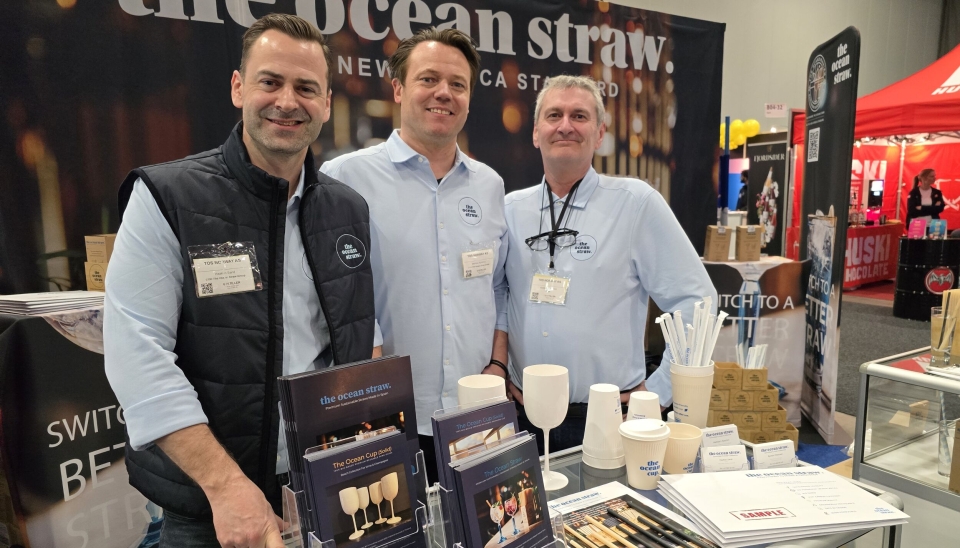 Fra venstre: COO Haakon Sand, grunnlegger Mathias Nyström og Key Account Manager Øystein Pettersen i The Ocean Straw.