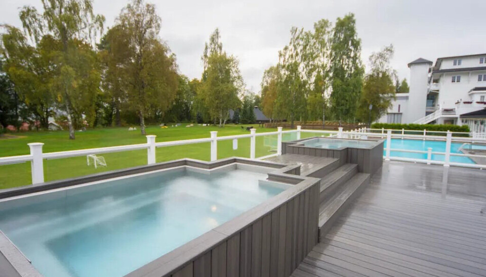 Hotellet ligger i en stor privat park nær sentrum av Lillehammer, hvor gjestene også har tilgang til en velværeavdeling.