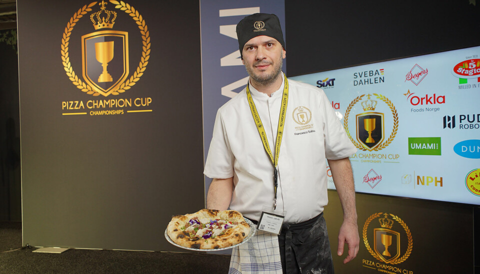 Pizzachef Francesco Solimeo ble hedret med tittelen Best of the Best Pizza Champions Chef 2025 Michelin Cass Pizza for sin innsats. I tillegg kom han på andreplass i kategorien Nordic Best Gourmet Pizza. Foto: Pizza Champion Cup.