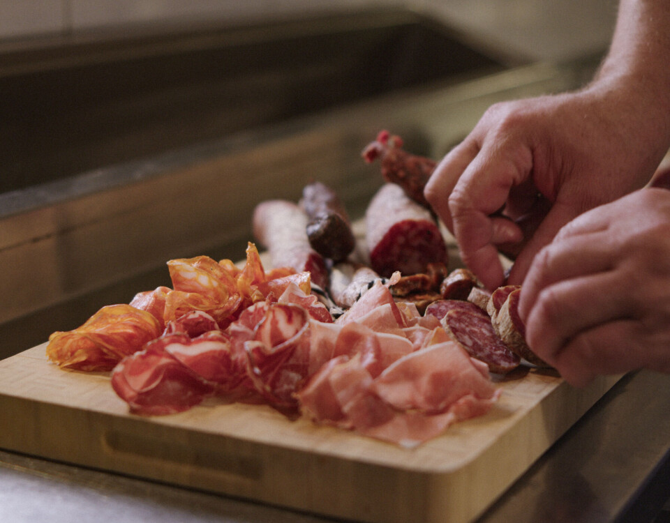 På Best Western Tingvold Park i Steinkjer lager hotellet sin egen spekemat.