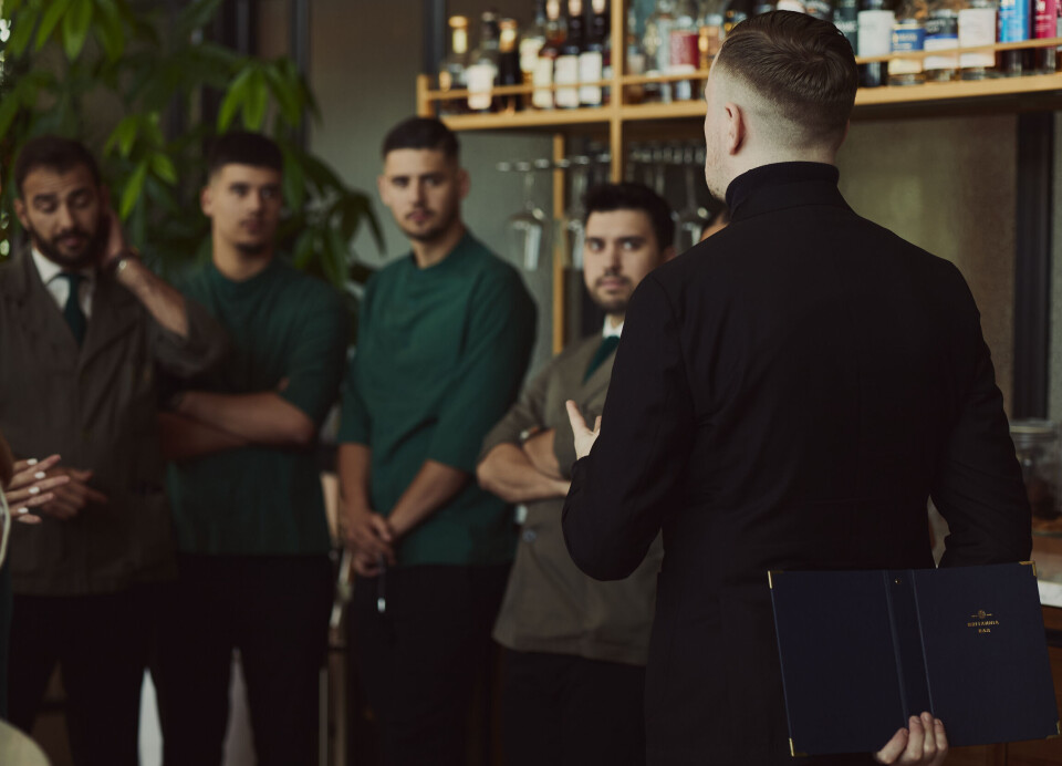 Tok over cocktailbaren på Four Seasons i Athen