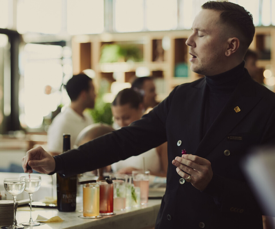 Øyvind Lindgjerdet (Executive Bar Manager Britannia Hotel).