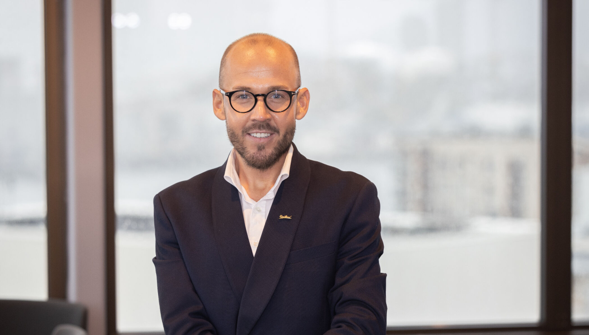 Kenneth Raderstorf Kenneth Stensland: Fra resepsjonist til salgsdirektør i Radisson Hotel ...