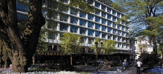 Kjøper halve Hotel Norge