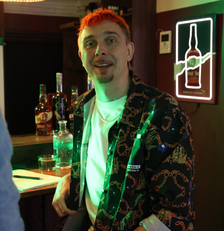 Patrik Tapper fra Anora var en av tre imponerte dommere under cocktailkonkurransen som fant sted i Stockholm.