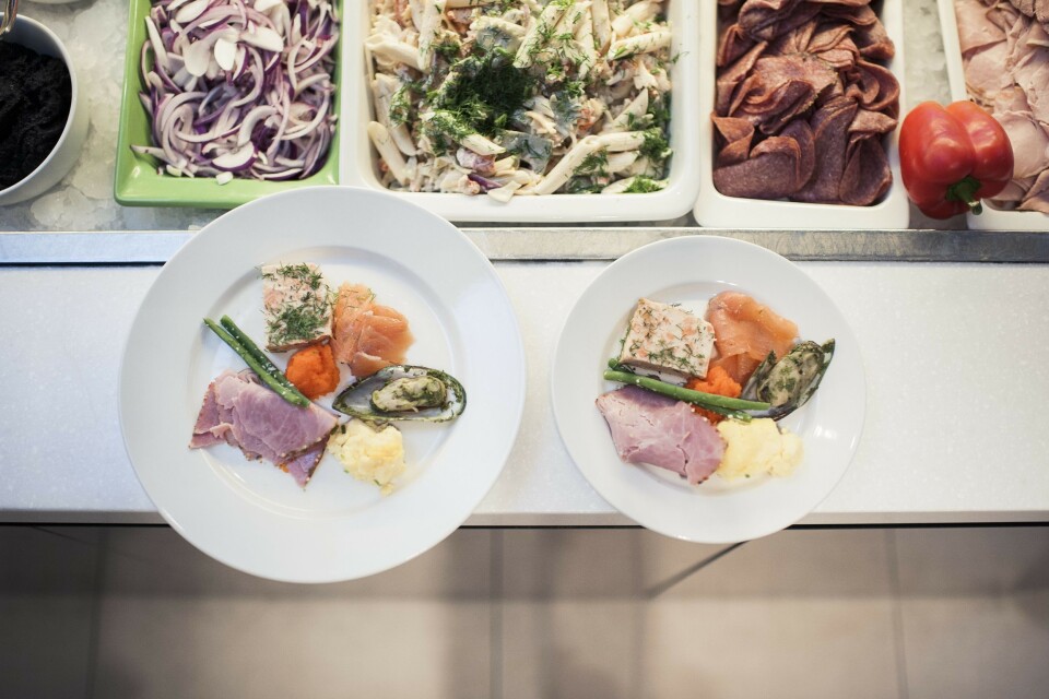 TILTAK: 20 prosent mindre tallerkenstørrelse på buffet gir opptil 20 prosent mindre matavfall. TILTAK: 20 prosent mindre tallerkenstørrelse på buffet gir opptil 20 prosent mindre matavfall.