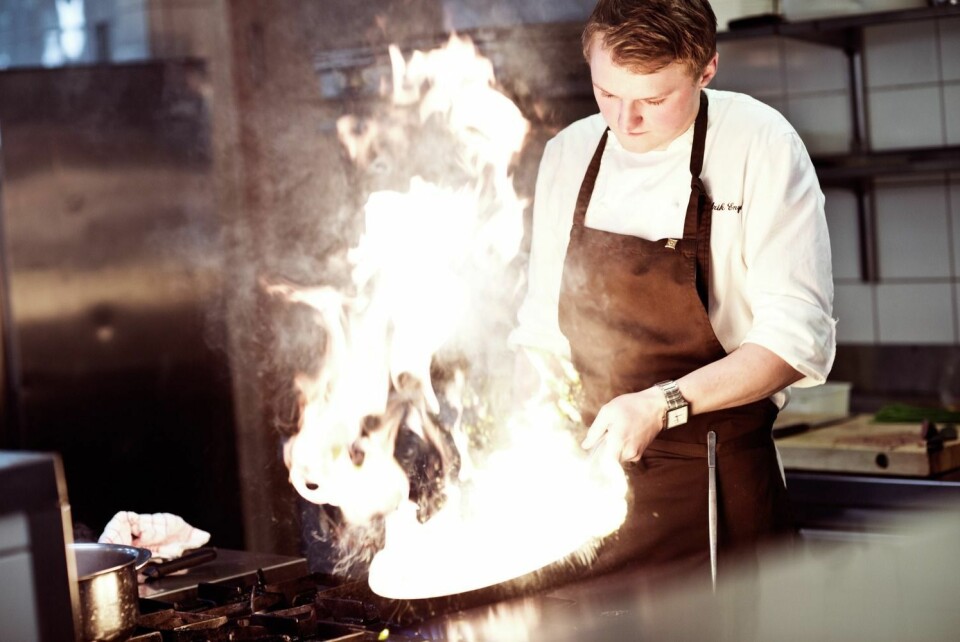 BRENNER FOR LOKAL MAT: Matlaging på Fossheim hotell. Foto: Tina Stafrèn/Visitnorway.com.