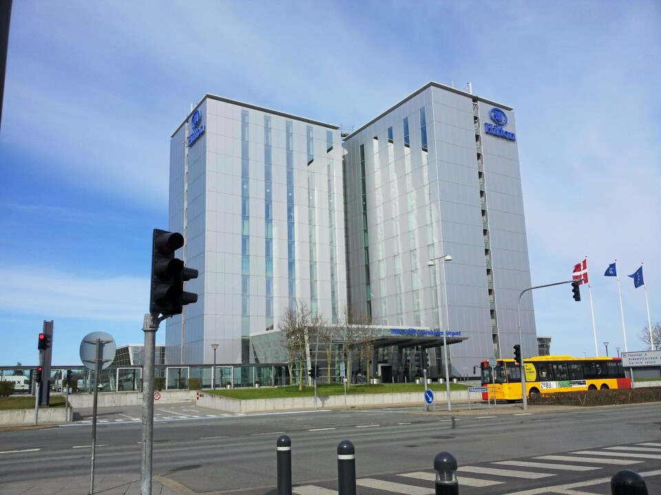 382 ROM OG KJØKKEN: Stordalen overtar driften av Hilton-hotellet i april og hotellet vil da skifte navn til Clarion. 382 ROM OG KJØKKEN: Stordalen overtar driften av Hilton-hotellet i april og hotellet vil da skifte navn til Clarion.