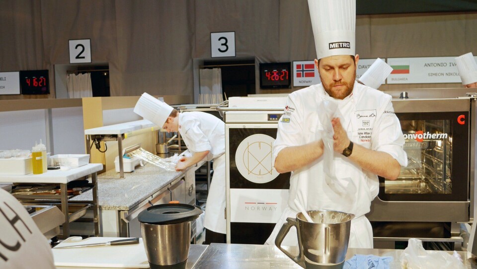 SKAL TRYLLE: Årets sølvinner i Bocuse d´Or, Christopher W. Davidsen, kommer til TINES stand.