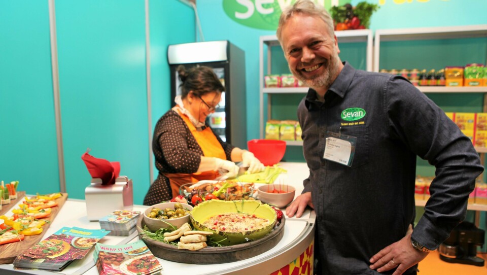 FINGER'N PÅ FATET: Ole-Petter Hagfors i Sevan satser knallhardt på fingermat fra Midtøsten, som for eksempel hummus og falafel.
