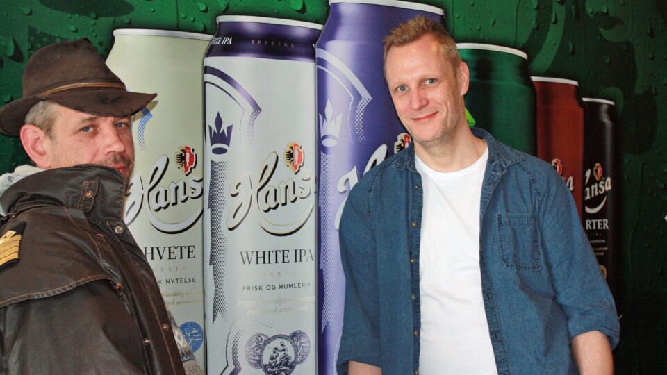LOTHEPILS?: Lothepus diskuterer øltyper med bryggerimester Carl Erik.