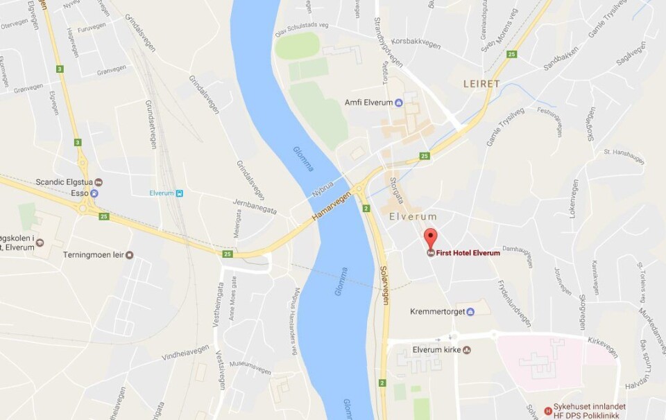 BLIR SCANDIC: First Hotel Central (med pil) skal pusses opp og bli til Scandic Central Elverum. På bildet ser du også avstanden til Scandic Elgstua.