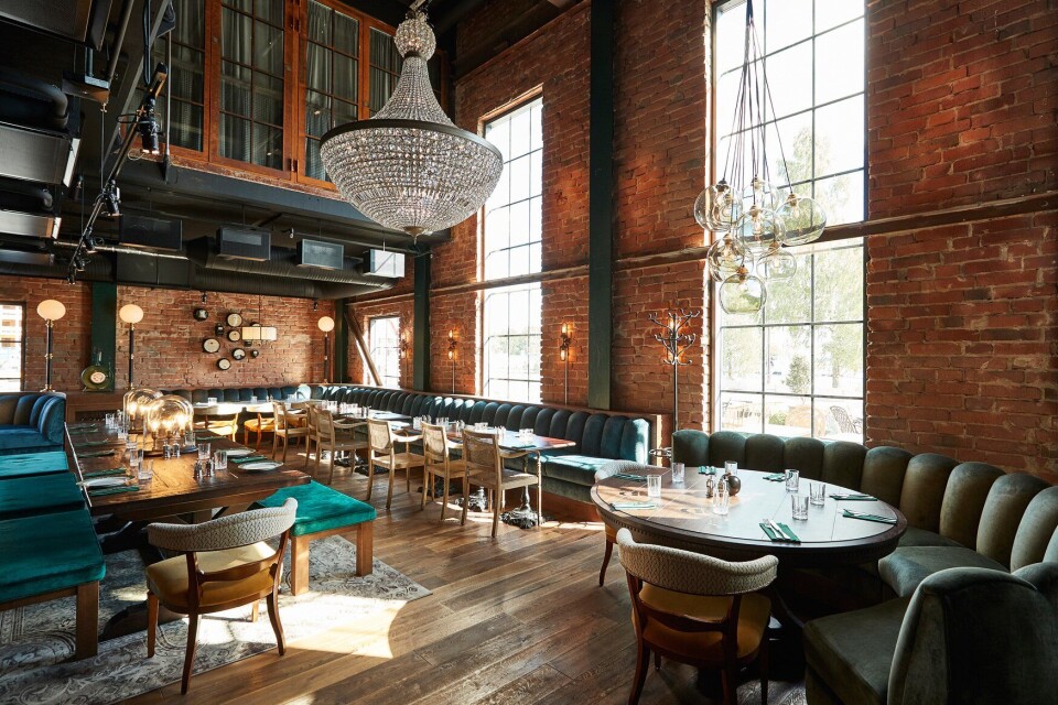 RØFT: I grillrestauranten Chamberlin kan gjestene nyte maten i røffe omgivelser.