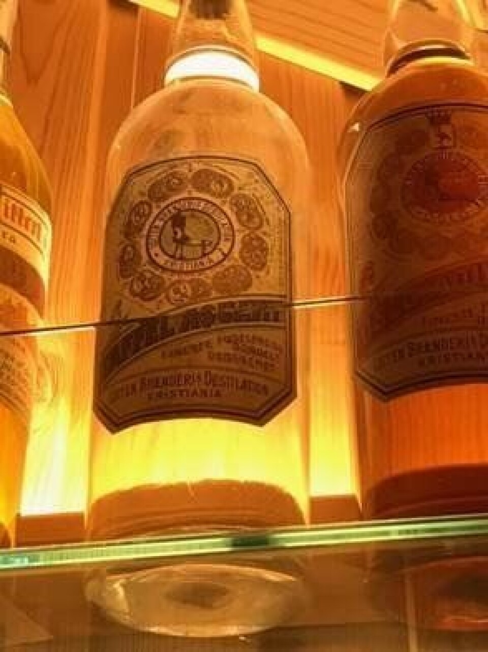 100 ÅR: Denne gamle flasken var 'eneste' spor etter det opprinnelige produktet. 100 ÅR: Denne gamle flasken var 'eneste' spor etter det opprinnelige produktet.