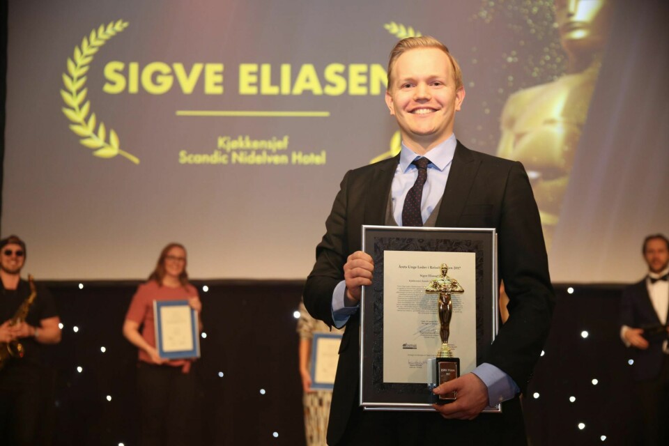 GLAD: Kjøkkensjef ved Scandic Nidelven Sigve Eliassen er Årets Unge Leder. Foto: Camilla Bergan.