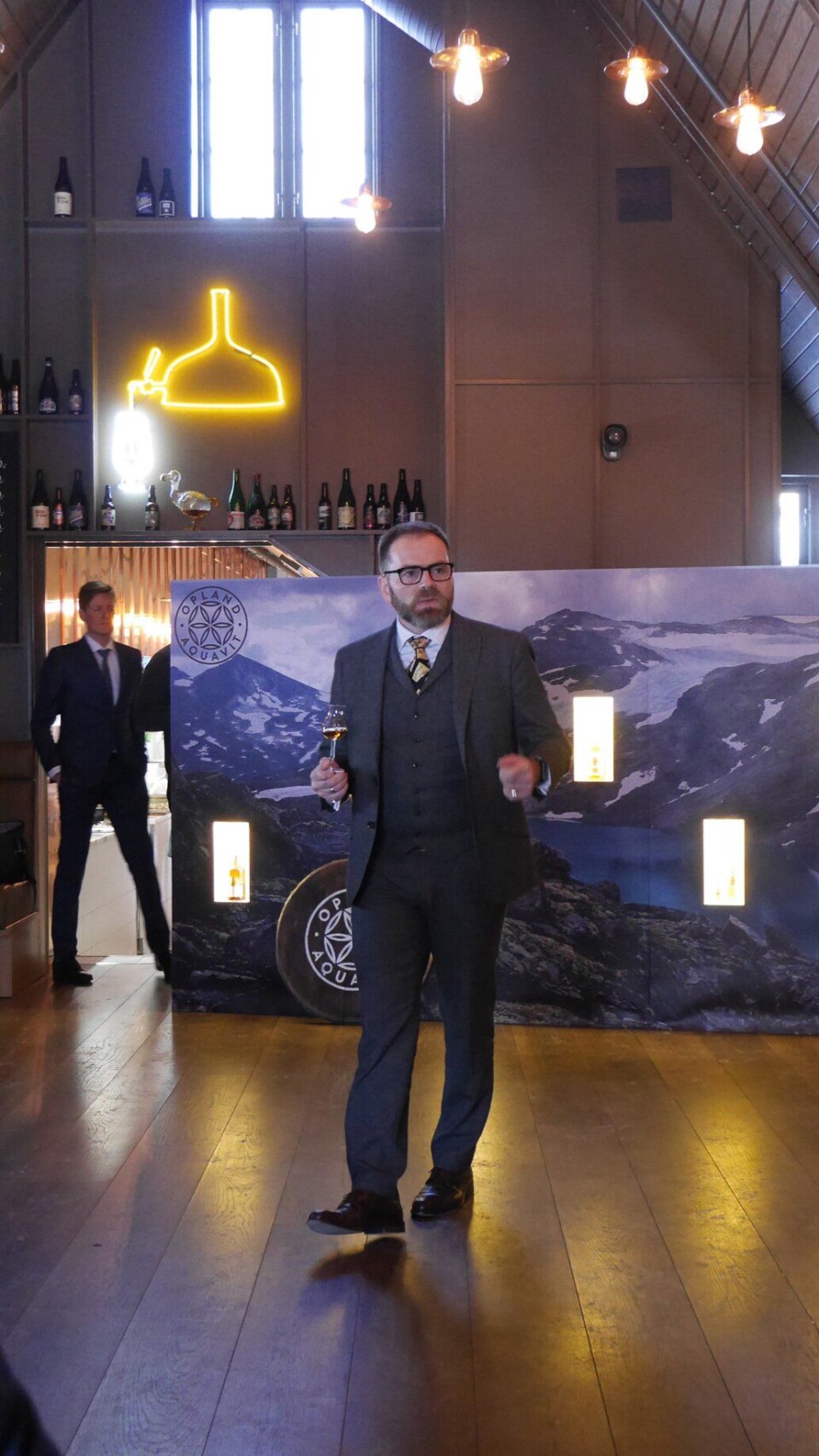 KREATØREN: Ivan Abrahamsen er Master Blender i Arcus og har sin signatur på flaskene.