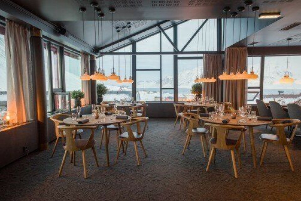UNIK PLASSERING: Funken Lodge nyter godt av fantastisk utsikt over Longyearbyen.