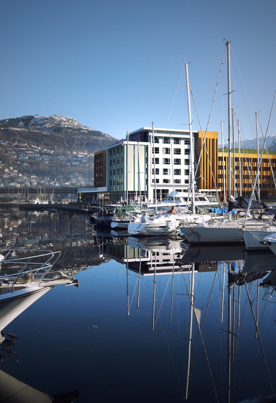 FLOTT: Det er ingenting å si på beliggenheten til det nye Moxy-hotellet i Bergen.