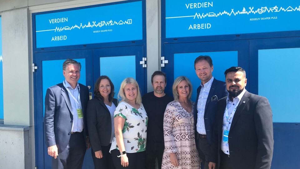 VINNERE: Da bildet av Sanngrund-gjengen ble tatt visste de kun at de var nominert, ikke at de hadde vunnet prisen. VINNERE: Da bildet av Sanngrund-gjengen ble tatt visste de kun at de var nominert, ikke at de hadde vunnet prisen.
