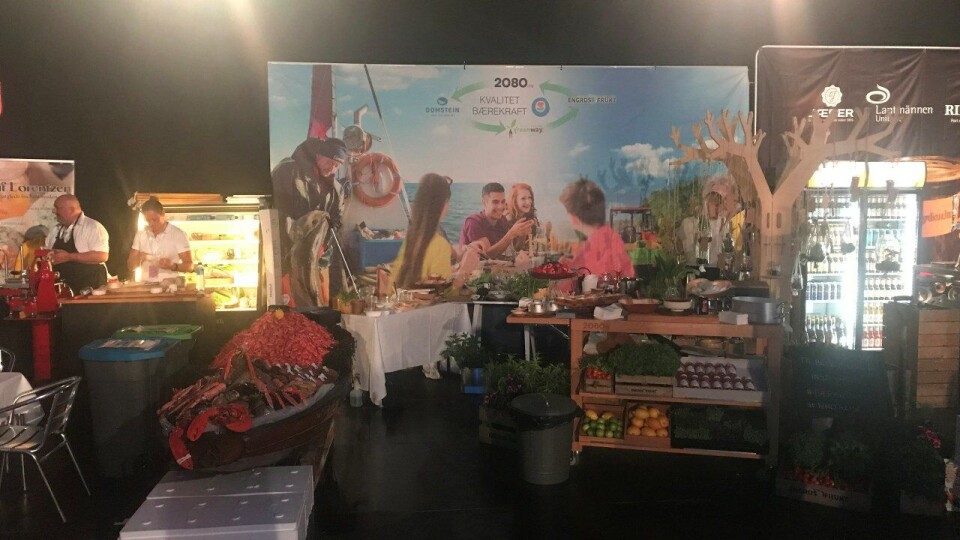 BESTE STAND: Engrosfrukt, Domstein Sjømat, Greenway og 2080.no hadde den beste standen på NHO Reiselivs Årskonferanse 2018, mener juryen. BESTE STAND: Engrosfrukt, Domstein Sjømat, Greenway og 2080.no hadde den beste standen på NHO Reiselivs Årskonferanse 2018, mener juryen.