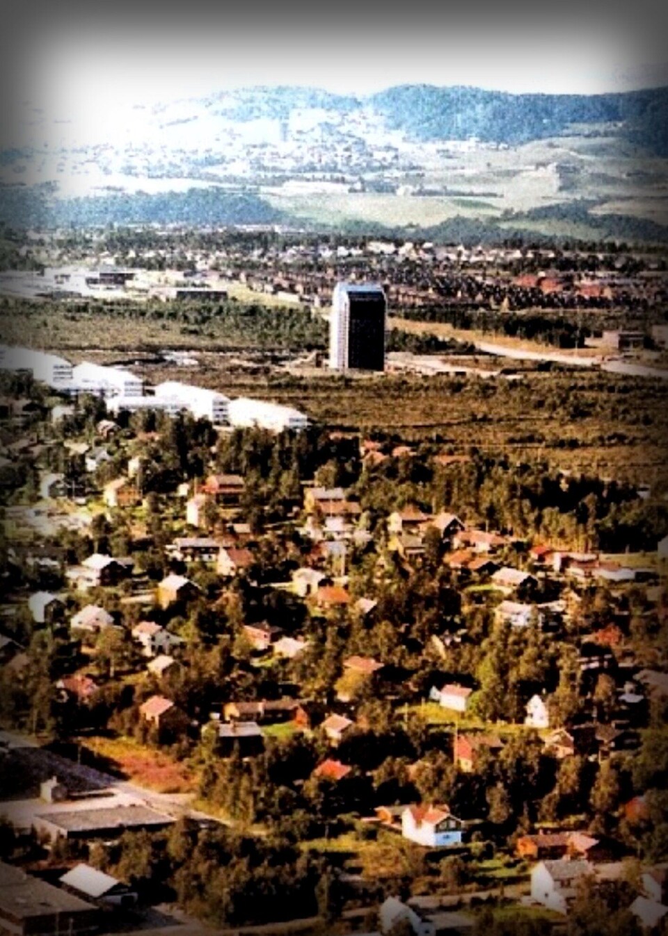 ALENE: Da det ble bygget på 80-tallet stod det ganske alene. Nå er det handel og industri over alt i nabolaget.