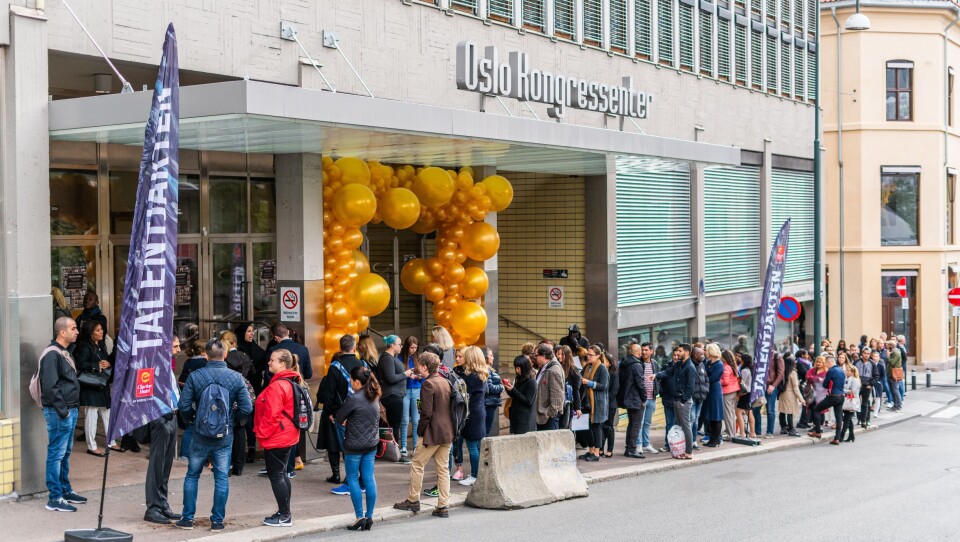 KØ: Hele 900 personer møtte opp for å presentere seg.