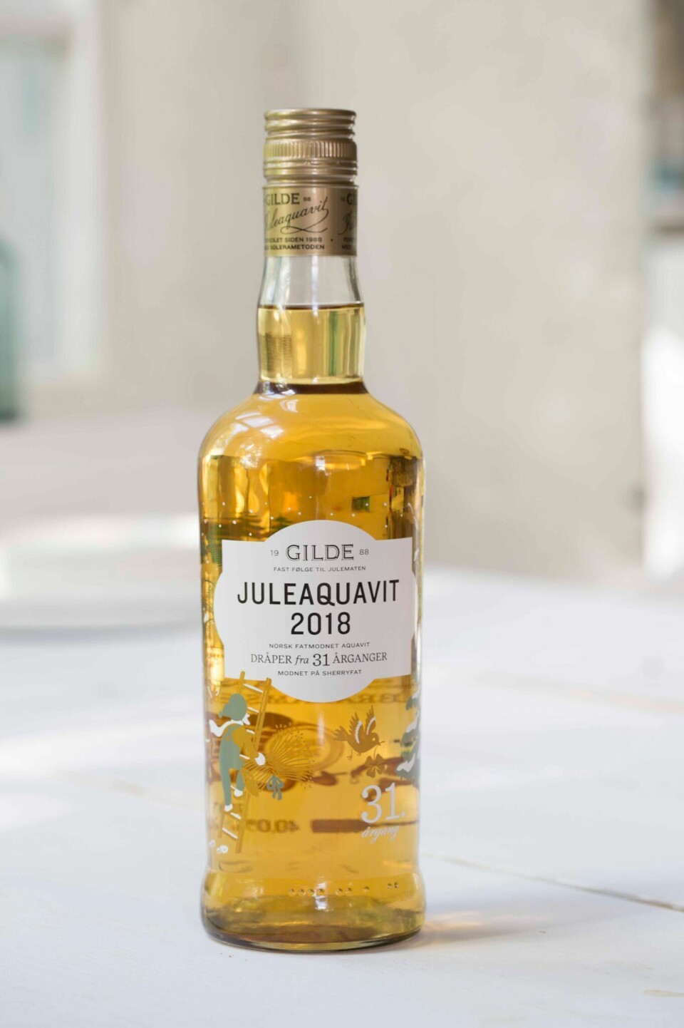 ÅRETS FLASKE: Slik ser årets Gilde Juleaquavit ut.