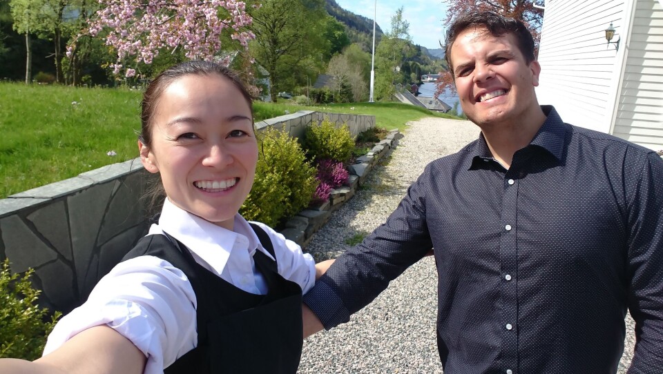 NYE DRIVERE: Denne glade duoen skal ta over driften av Dalen Hotell. NYE DRIVERE: Denne glade duoen skal ta over driften av Dalen Hotell.