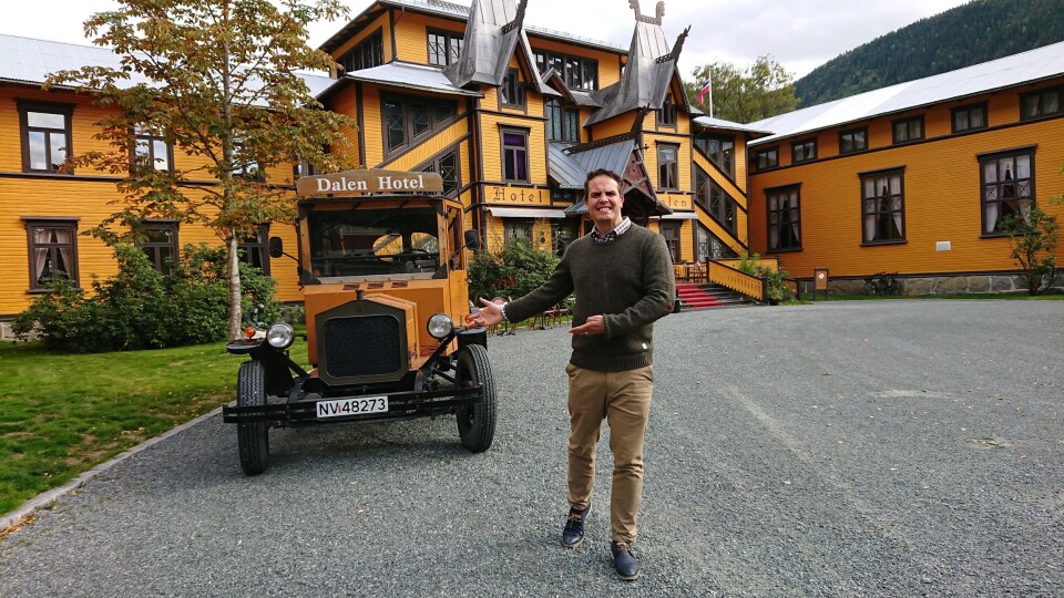 GLEDER SEG: David Sandem ble overbevist om at det var riktig å bli nytt vertskap på Dalen Hotell da han ble vist rundt tidligere. GLEDER SEG: David Sandem ble overbevist om at det var riktig å bli nytt vertskap på Dalen Hotell da han ble vist rundt tidligere.