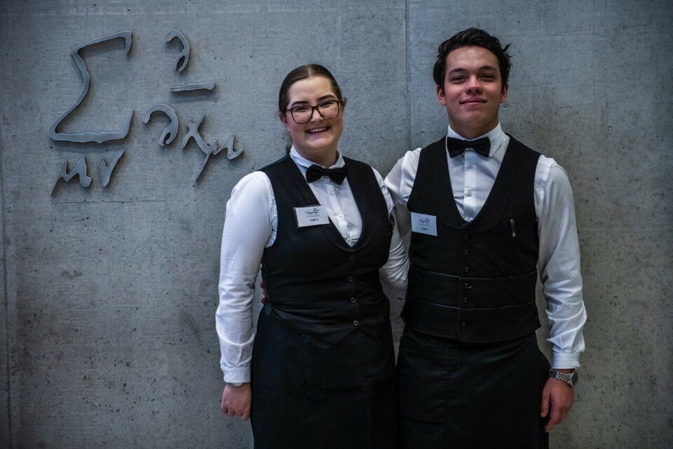 Emily Høgseth Asphaug og David Andres Grønmo Pereria fra Brasserie France ble kåret til de beste servitørlærlingene.