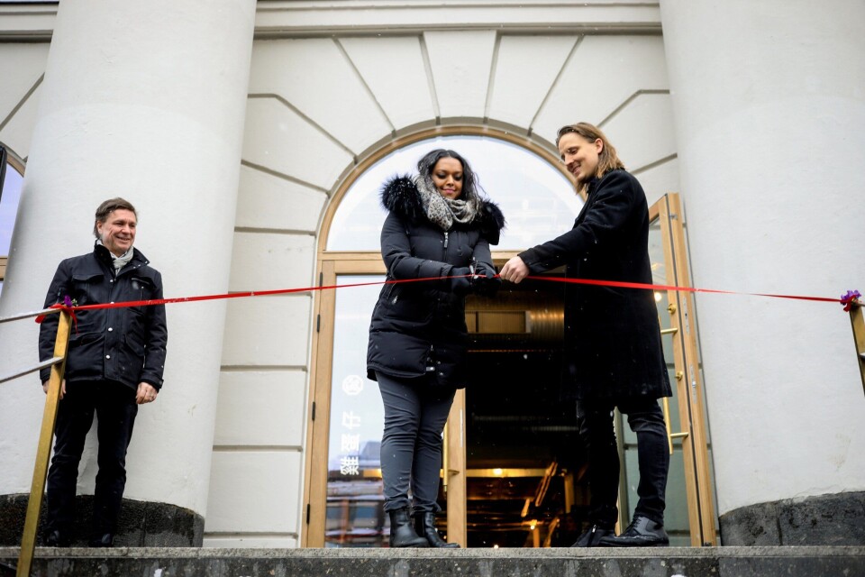 FIKK ÆREN: Kamzy Gunaratnam, varaordfører i Oslo, Christen Wikborg, Gårdeier og Wilhelm Larsen, Styreleder i Oslo Street Food. FIKK ÆREN: Kamzy Gunaratnam, varaordfører i Oslo, Christen Wikborg, Gårdeier og Wilhelm Larsen, Styreleder i Oslo Street Food.