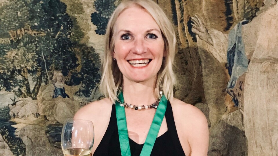 RIDDER: Henriette Batt, Head of Wine i Einar A. Engelstad, ble slått til ridder av Champagne.