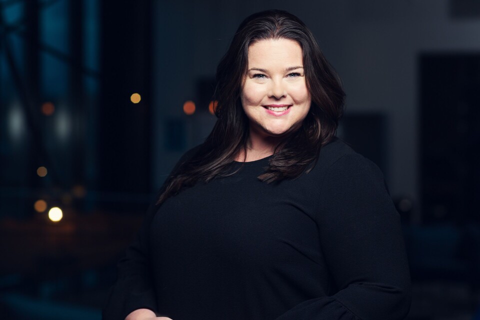 INVITERER: Hotelldirektør Annelie Tell åpner julebord-dørene.