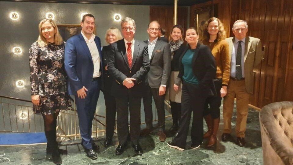 JURY: Fra venstre: Benedicte Gilroy Bøgh, Morten Malting, Ingunn Hofseth, Morten Thorvaldsen, Torgeir Silseth, Lise Raanaas Haavind, Josefine Janson, Kjersti Ruud Walaas, Hans Kristiansen