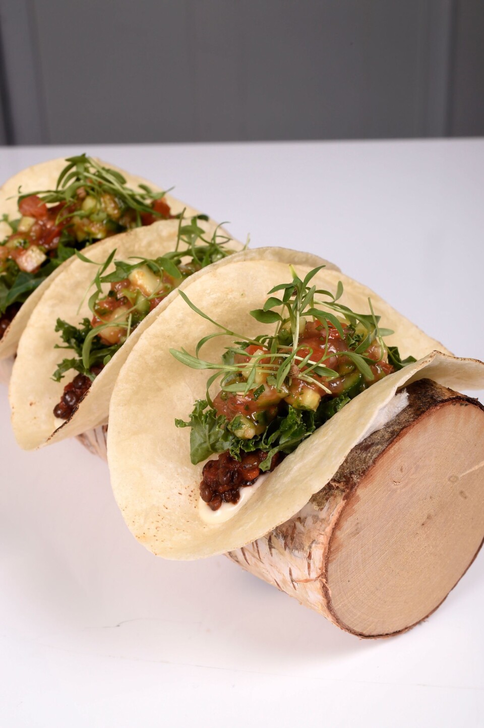 Grønn fredagstaco / 100% plantebasert taco av belugalinser og finnøytomater.