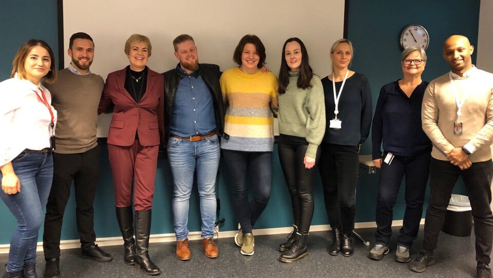 JAKTER: Denne gjengen skal jakte på ansatte som vil jobbe på hotell. Fra venstre: Aysel Ahmadli (NAV), Victor Aguiar (Comfort Hotel), Irene Hamre (NAV), Erlend F. Lunde (Comfort Hotel), Hege Stunner Flyum (Brannsjansen), Cathrine Vangestad (Comfort Hotel), Iveta Lagzdkalne (Comfort Hotel), Bente Kuven Osland (Klosterhagen Hotell), Abdullah Omer (Comfort Hotel).