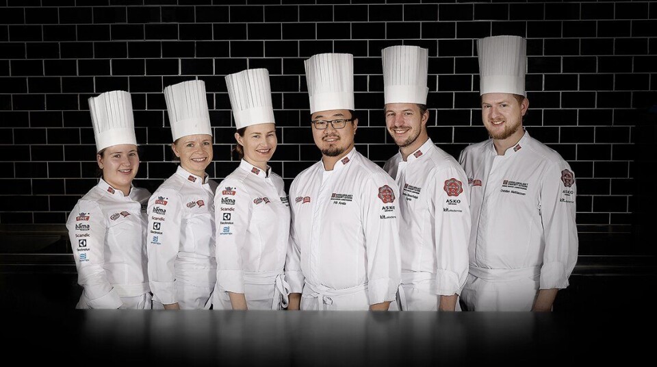 Kokkelandslaget Community Catering: Fra venstre Commis Lava Aarsland Vigrestad, Inger Renathe Østmo fra Lødingen, Idunn Nilsen fra Akershus, Pål Anda fra Stavanger og kaptein Thomas Ekenes-Fosback fra Son, Christian Mathiassen fra Flekkefjord. Foto: Eirik Nilssen/Matbyrået Impuls Kokkelandslaget Community Catering: Fra venstre Commis Lava Aarsland Vigrestad, Inger Renathe Østmo fra Lødingen, Idunn Nilsen fra Akershus, Pål Anda fra Stavanger og kaptein Thomas Ekenes-Fosback fra Son, Christian Mathiassen fra Flekkefjord. Foto: Eirik Nilssen/Matbyrået Impuls