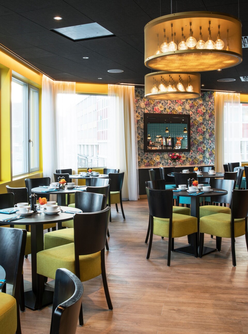 FROKOST: Slik er den nye frokostsalen på Thon Hotel Harstad.