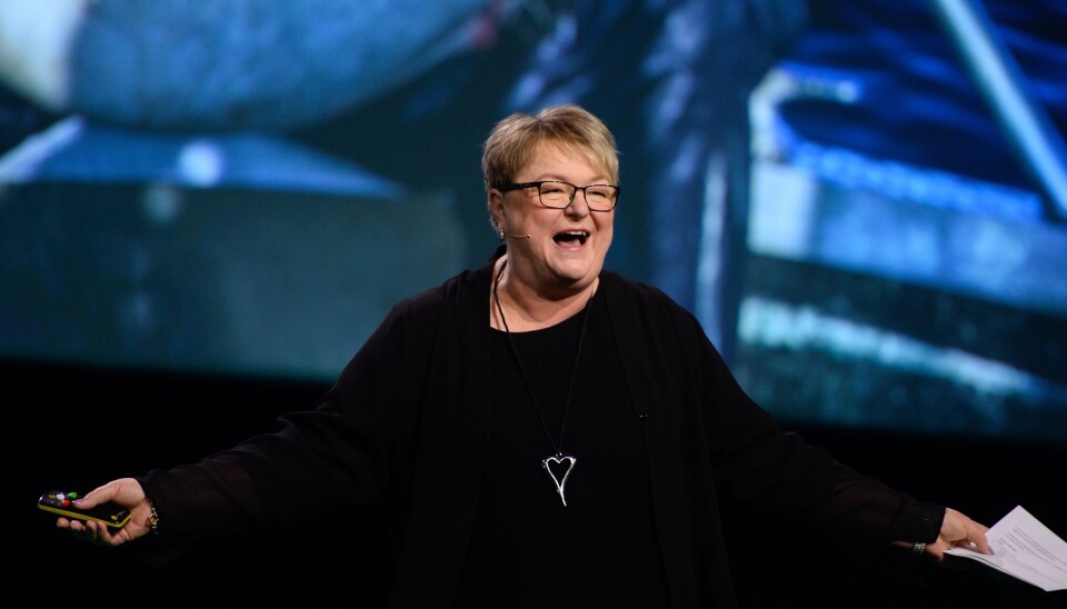 Mona Saab fra Big Fish Adventure på scenen under NHOs Årskonferanse 2020.