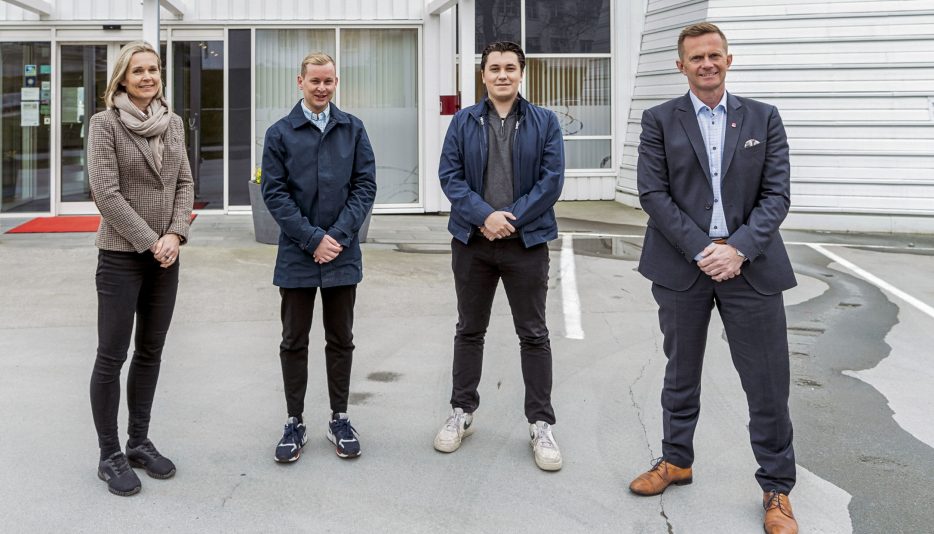 FORNØYD KVARTETT: F.v Elisabeth Husøy, Christian Hjelle, Andreas Steen Mevold og Stephen Meinich-Bache.