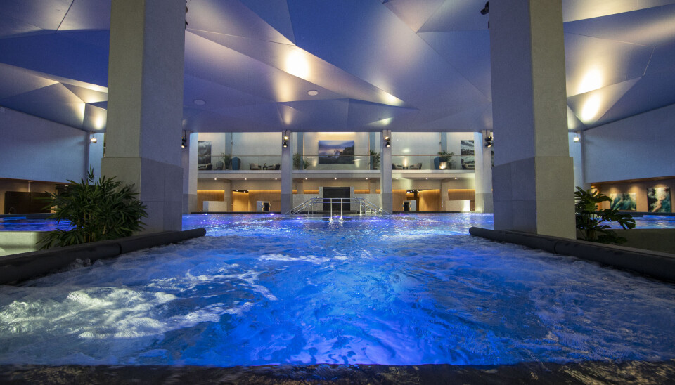 The Well har Nordens største spa på 10.500 kvadratmeter, 25 behandlingsrom, flere saunaer og dampbad, og vil legge til rette for at fotball-landsalget kan bo på hotellet når de er i Norge.