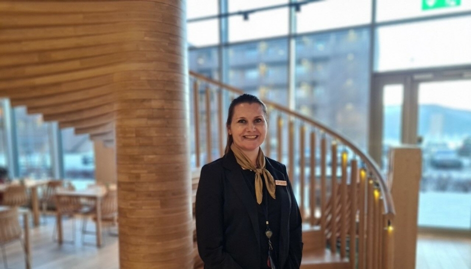 Wood Hotel i Brumunddal går godt etter åpningen i 2019. Konferanse er svært populært. - Det har gått riktig bra, sier daglig leder Linda Bye Kristiansen.