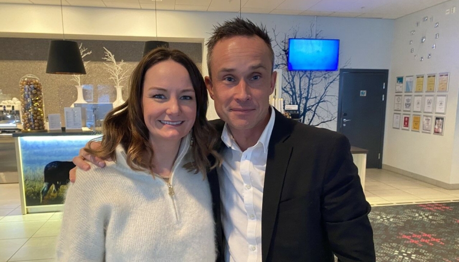 Hanne og driftsdirektør Niklas Lindström.