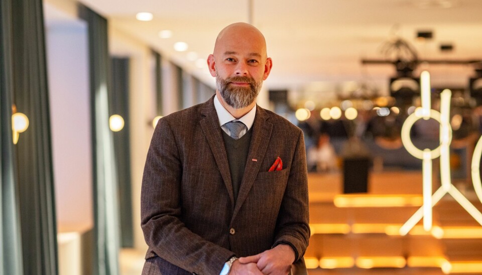 GLEDER SEG: Hotelldirektør Theodor von Porat ser fram til å få et 'nytt' hotell til sommeren.